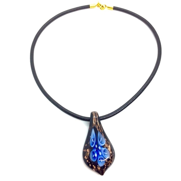 3/$30 MODERNIST FAUX LEATHER CORD ART GLASS FLOWER MOTIF PENDANT NECKLACE BOHO - Picture 5 of 13